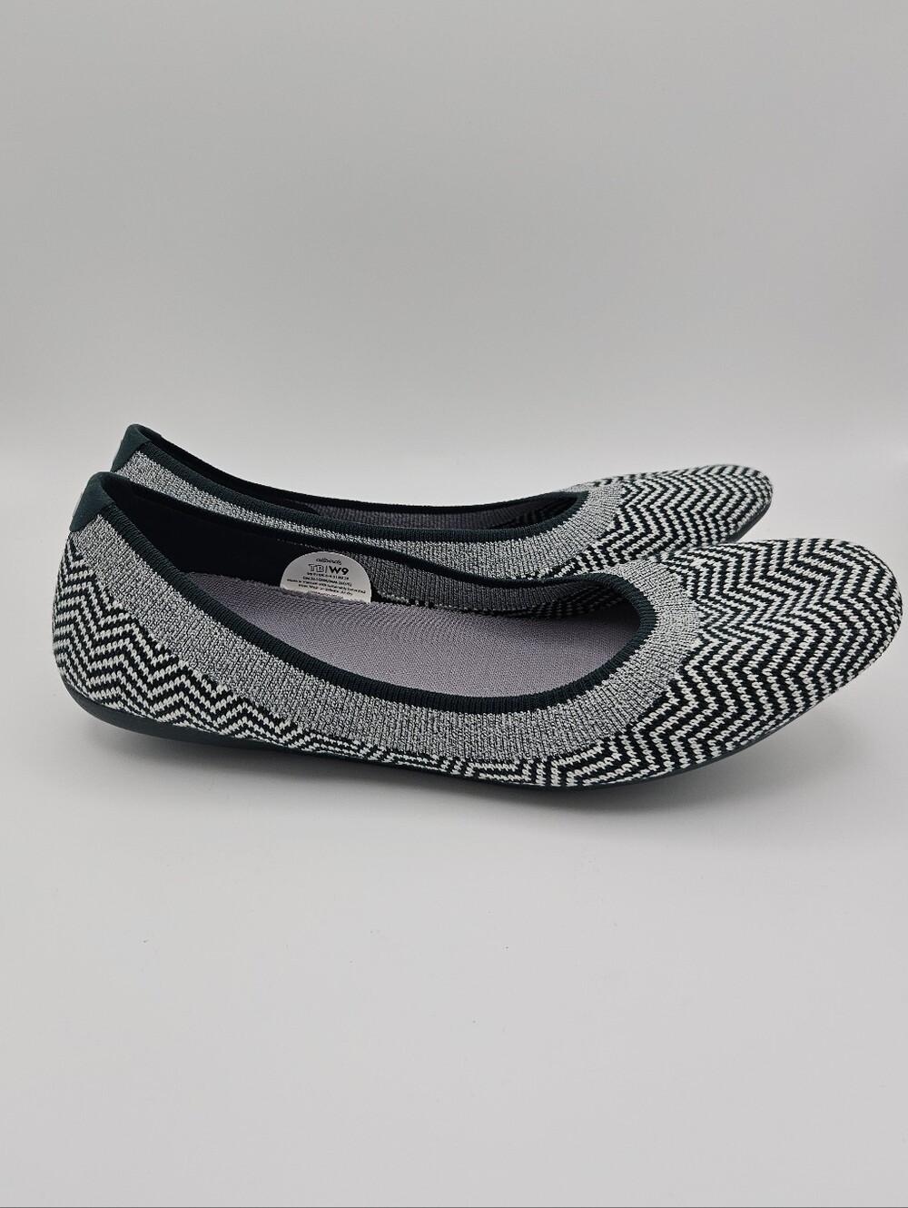 Allbirds green and white chevron Tree Breezers flats size 9M